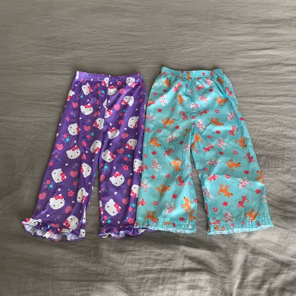 7 Girls Items Size 4T | 4 Bottoms Tops PJs GUC - Picture 4 of 8